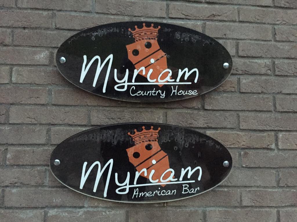 ميركوغليانو Myriam Country House B&B الغرفة الصورة